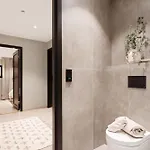 Luxurious In The Heart Of With Private Parking Bergen