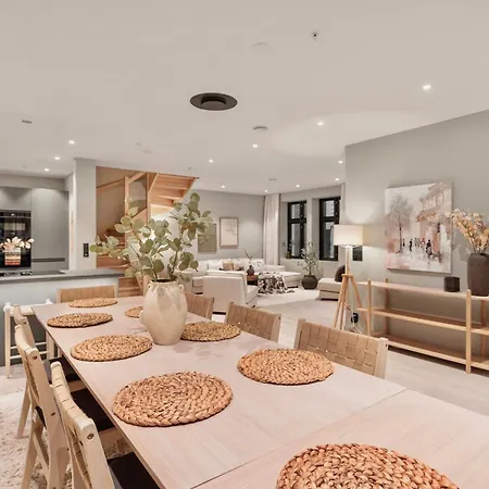 Luxurious In The Heart Of With Private Parking Villa *