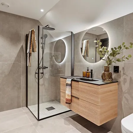 Luxurious In The Heart Of With Private Parking Bergen