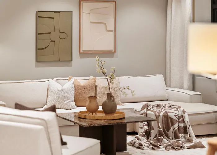 Luxurious In The Heart Of With Private Parking *