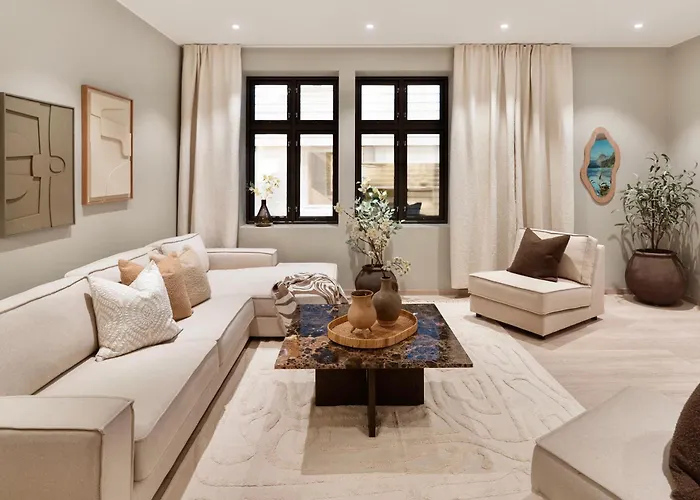 Luxurious In The Heart Of With Private Parking Villa