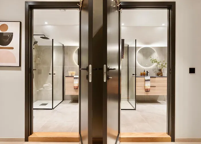 Luxurious In The Heart Of With Private Parking Villa